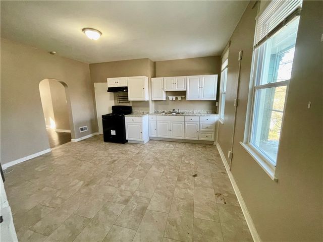 1104 Brabec St, Troy Hill, PA 15212