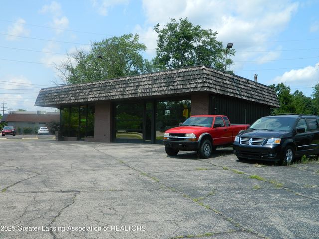 1916 Cedar Street, Holt, MI 48842