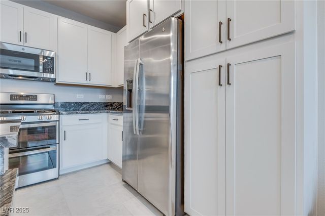 9812 Kings Glen Street, Las Vegas, NV 89141