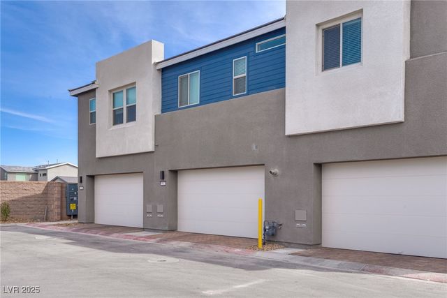 9812 Kings Glen Street, Las Vegas, NV 89141