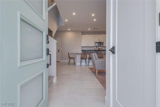 9812 Kings Glen Street, Las Vegas, NV 89141