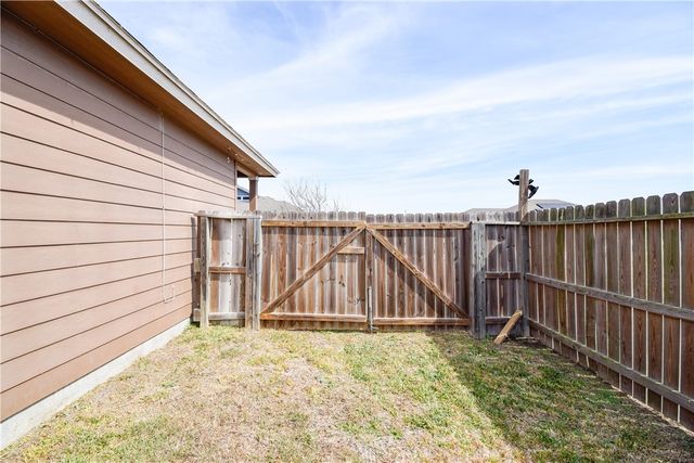 1633 Rhumba, Corpus Christi, TX 78410