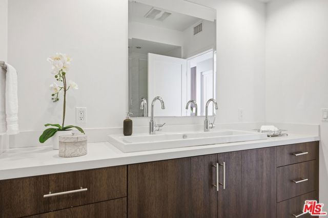 1400 N Fuller Avenue 9, Los Angeles, CA 90046