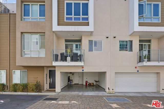 1400 N Fuller Avenue 9, Los Angeles, CA 90046