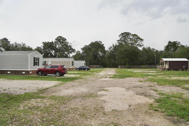 20452 Vick Dr, New Caney, TX 77357