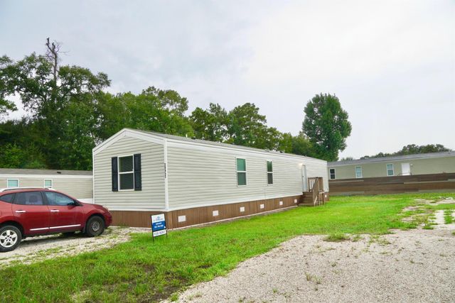 20452 Vick Dr, New Caney, TX 77357
