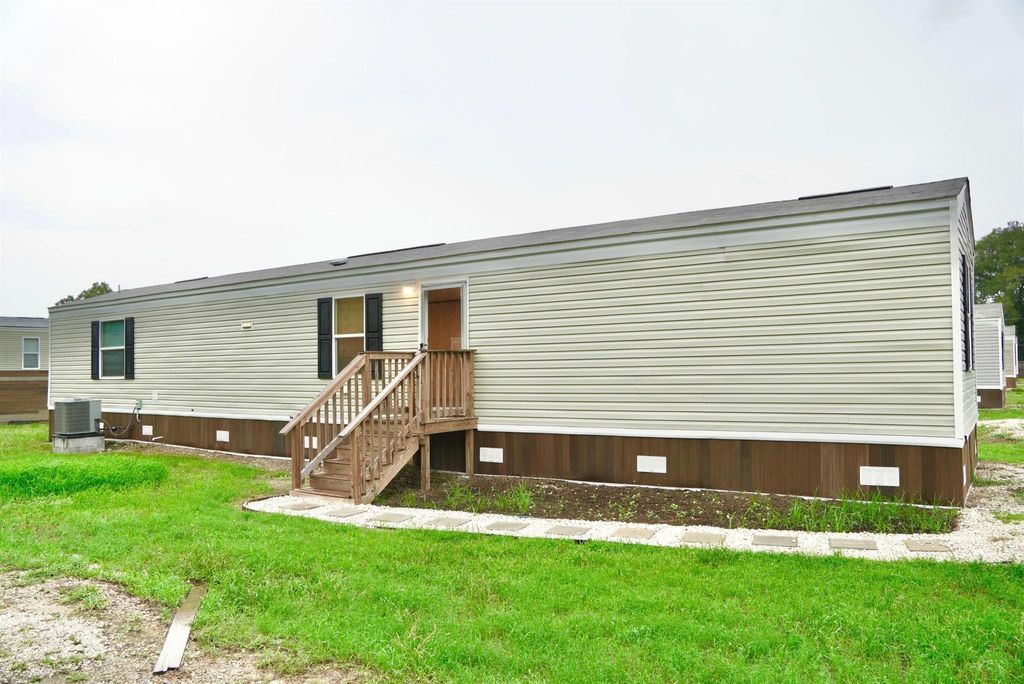 20452 Vick Dr, New Caney, TX 77357