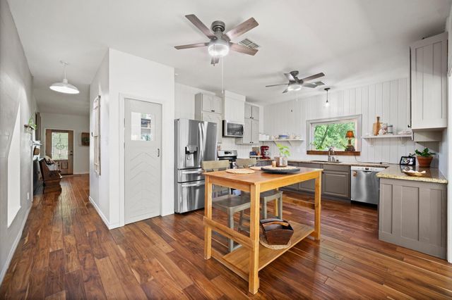 1819 Little John Street, Montgomery, TX 77316