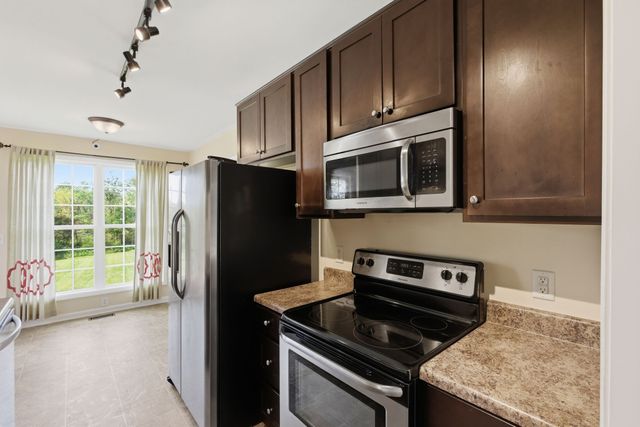 9060 Old Nashville Rd, Bon Aqua, TN 37025