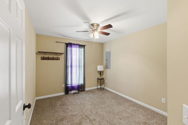 9060 Old Nashville Rd, Bon Aqua, TN 37025