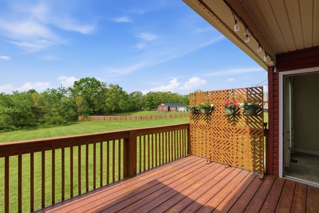 9060 Old Nashville Rd, Bon Aqua, TN 37025