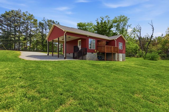 9060 Old Nashville Rd, Bon Aqua, TN 37025