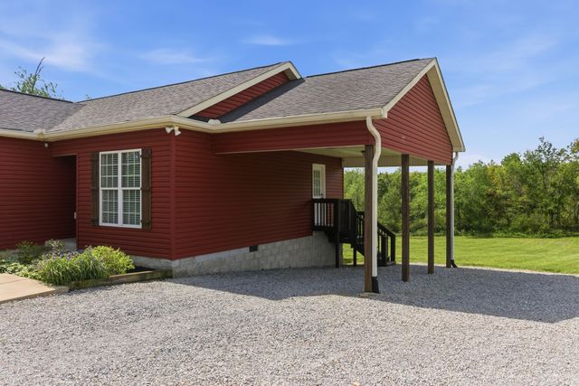 9060 Old Nashville Rd, Bon Aqua, TN 37025