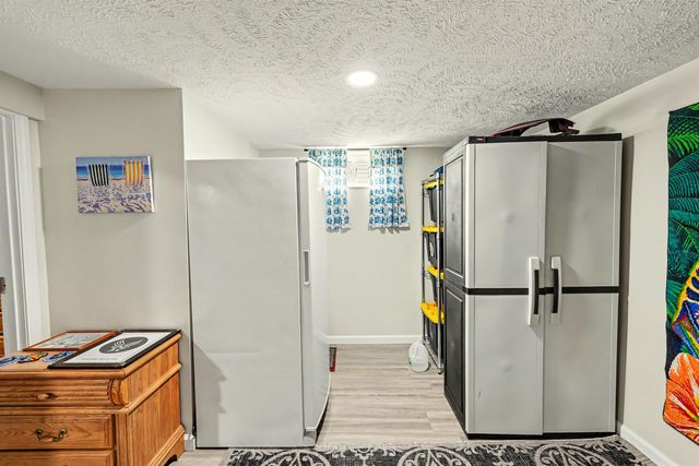 410 Maple Ave, Salina, KS 67401