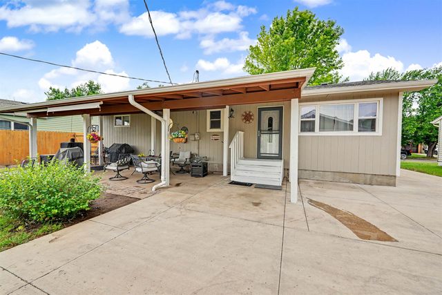 410 Maple Ave, Salina, KS 67401