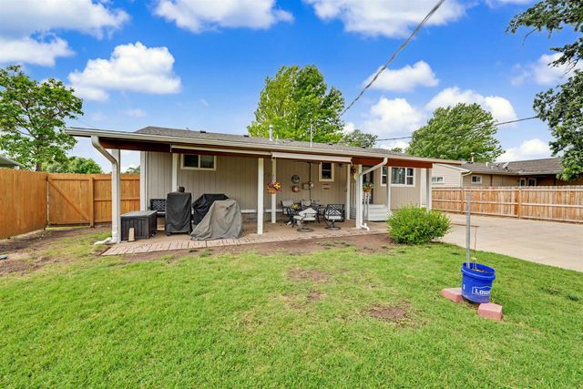 410 Maple Ave, Salina, KS 67401