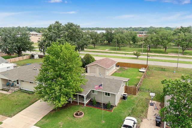 410 Maple Ave, Salina, KS 67401