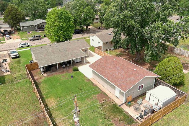 410 Maple Ave, Salina, KS 67401