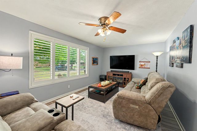 410 Maple Ave, Salina, KS 67401