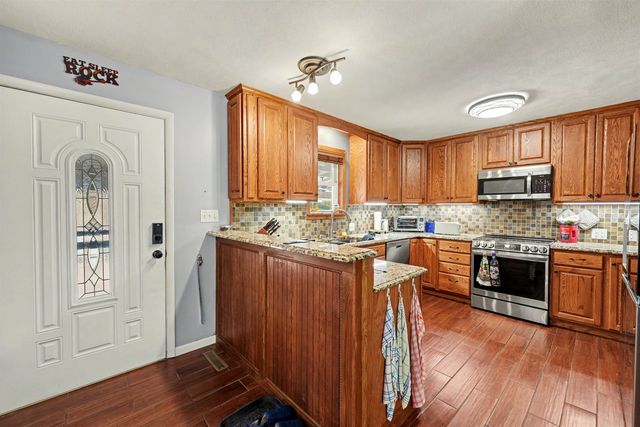 410 Maple Ave, Salina, KS 67401