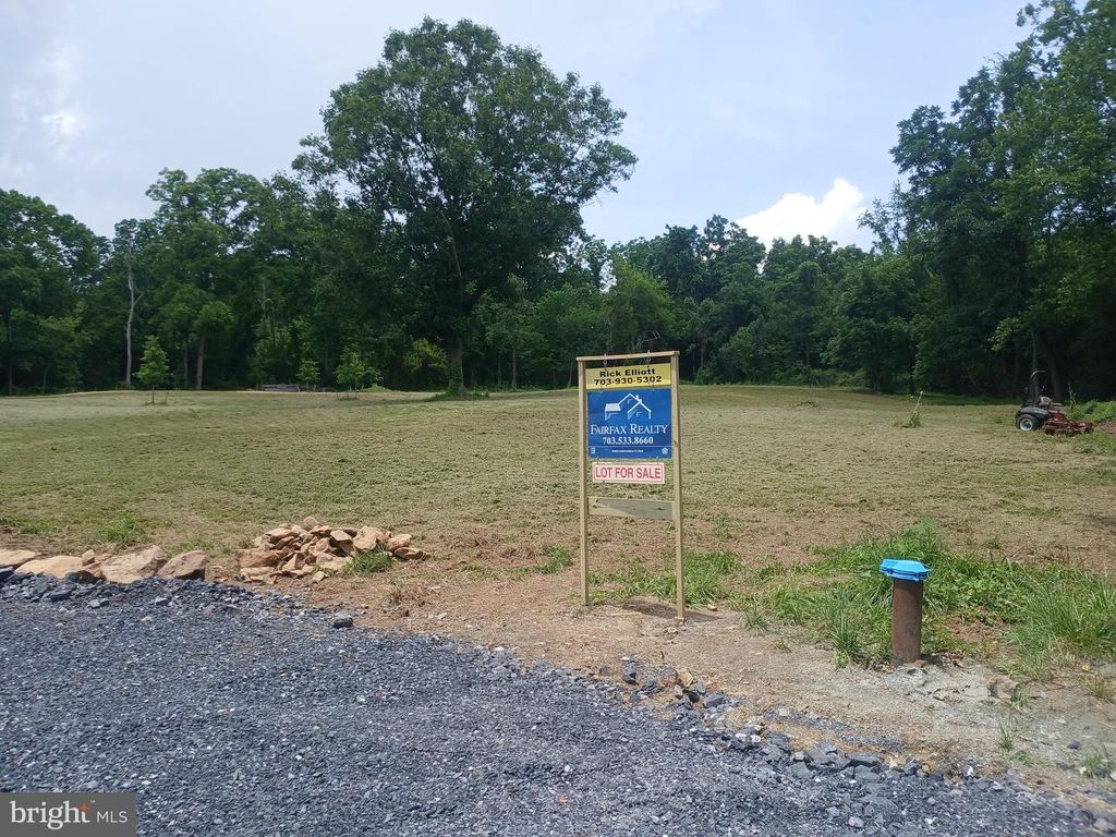 CAROLYNS WAY, Linden, VA 22642