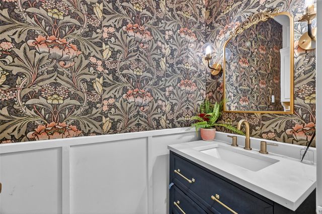 25 Glen Loch Court, Sugar Land, TX 77479