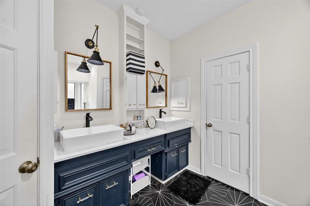 25 Glen Loch Court, Sugar Land, TX 77479
