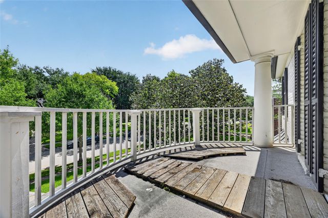 25 Glen Loch Court, Sugar Land, TX 77479