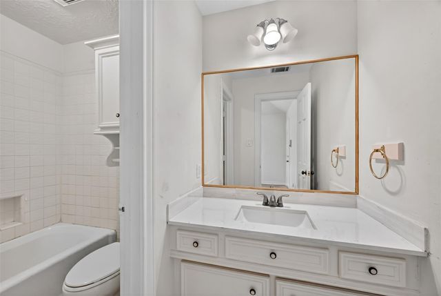 25 Glen Loch Court, Sugar Land, TX 77479