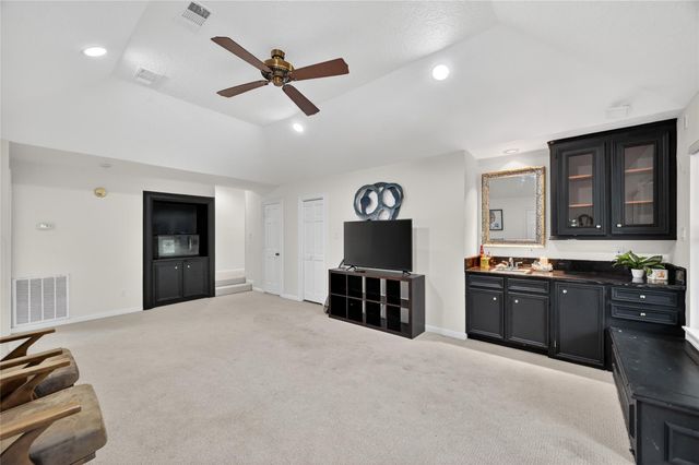 25 Glen Loch Court, Sugar Land, TX 77479
