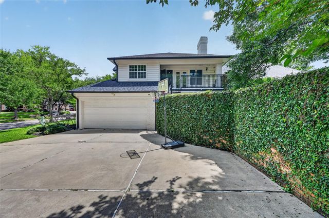 25 Glen Loch Court, Sugar Land, TX 77479