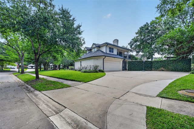 25 Glen Loch Court, Sugar Land, TX 77479