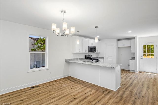 910 Roosevelt Street, Winston-salem, NC 27105