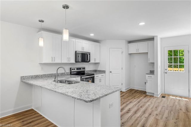 910 Roosevelt Street, Winston-salem, NC 27105