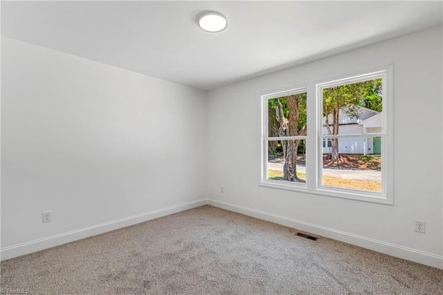910 Roosevelt Street, Winston-salem, NC 27105