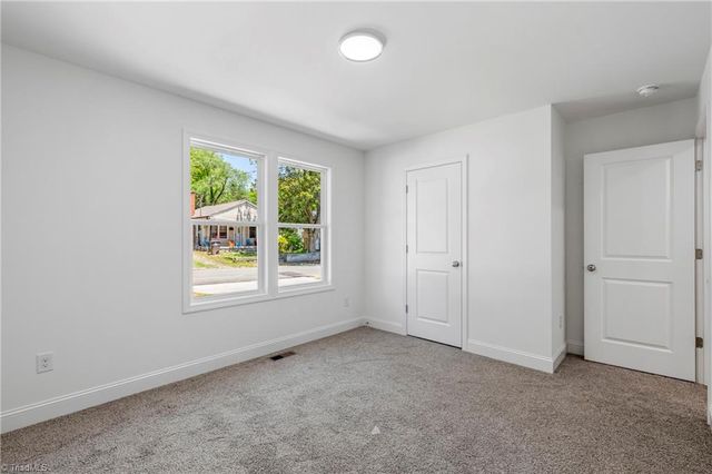 910 Roosevelt Street, Winston-salem, NC 27105
