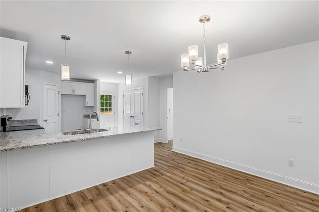 910 Roosevelt Street, Winston-salem, NC 27105