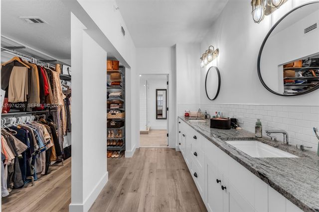 10730 NW 66th St 505, Doral, FL 33178