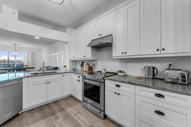 10730 NW 66th St 505, Doral, FL 33178