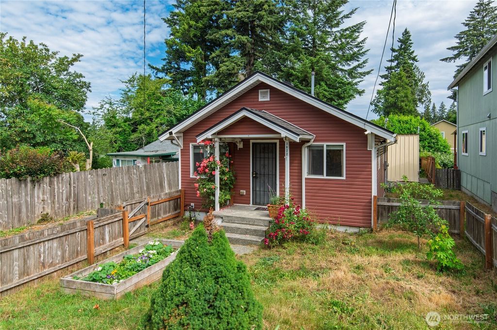 3622 W E Street, Bremerton, WA 98312