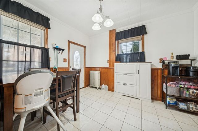 724 Sidney St, Southwest Greensburg Boro, PA 15601