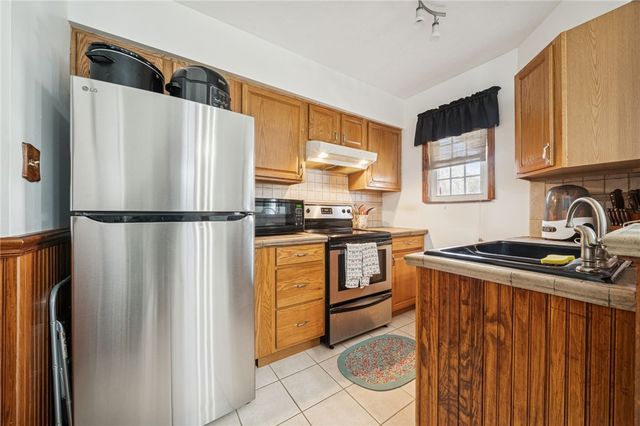 724 Sidney St, Southwest Greensburg Boro, PA 15601