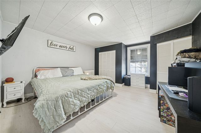 724 Sidney St, Southwest Greensburg Boro, PA 15601