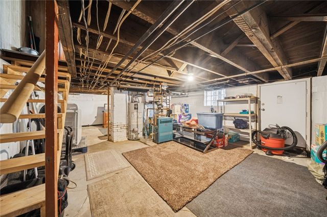 724 Sidney St, Southwest Greensburg Boro, PA 15601