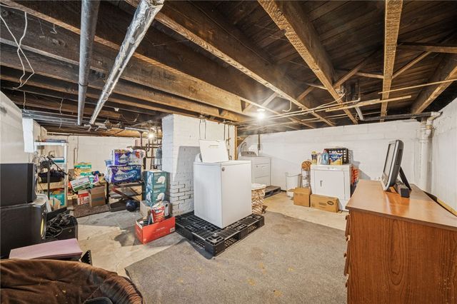 724 Sidney St, Southwest Greensburg Boro, PA 15601