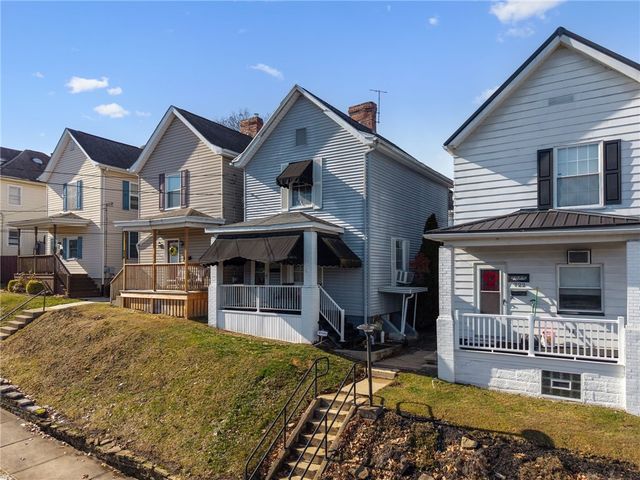 724 Sidney St, Southwest Greensburg Boro, PA 15601