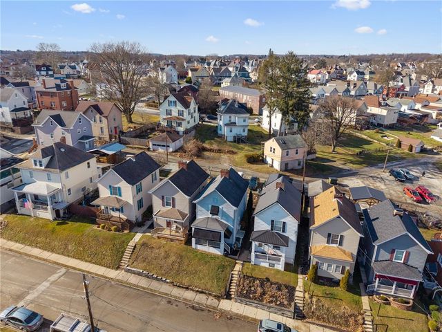 724 Sidney St, Southwest Greensburg Boro, PA 15601