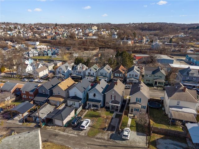 724 Sidney St, Southwest Greensburg Boro, PA 15601