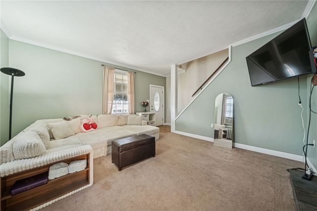 724 Sidney St, Southwest Greensburg Boro, PA 15601