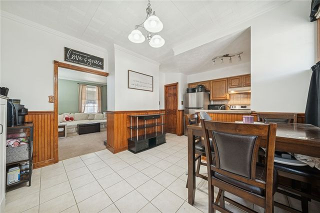 724 Sidney St, Southwest Greensburg Boro, PA 15601